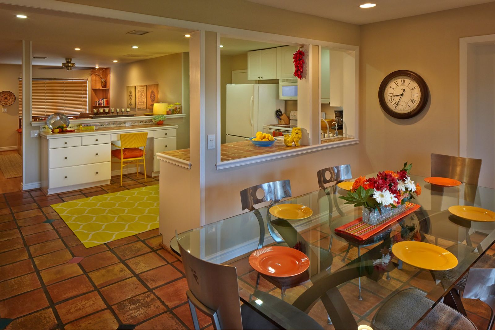 Dining area with pass-through to the kitchen